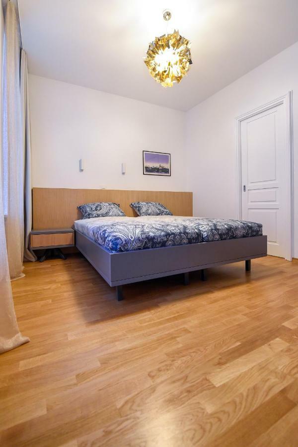City Centre Chic Apartment Ljubljana 1/4 Dış mekan fotoğraf