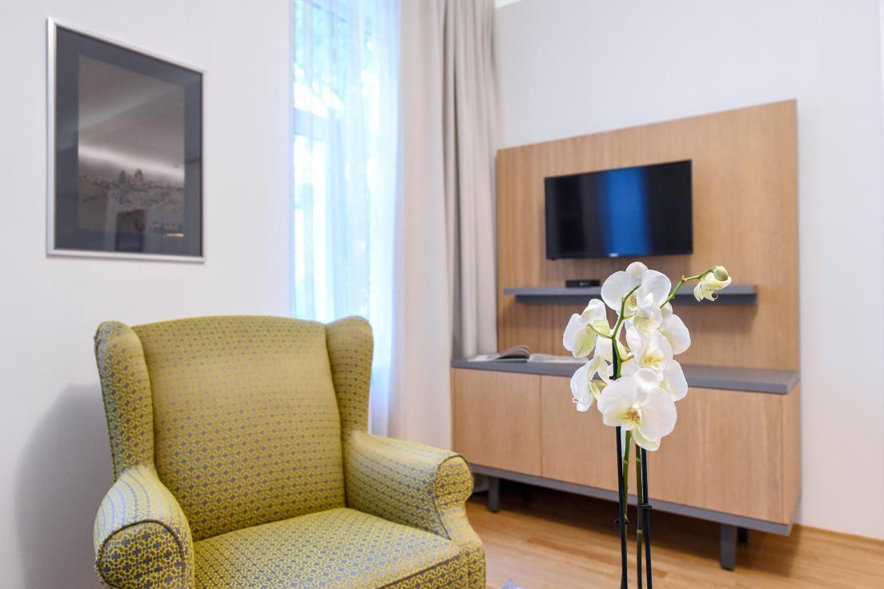 City Centre Chic Apartment Ljubljana 1/4 Dış mekan fotoğraf